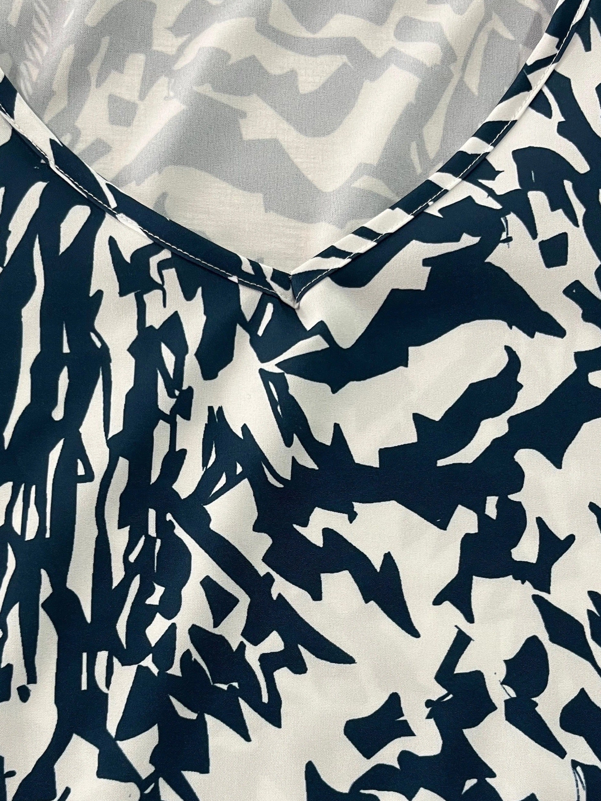  Casual Blouse Women's Plus Allover Print Layered Cap Sleeve V Neck Top