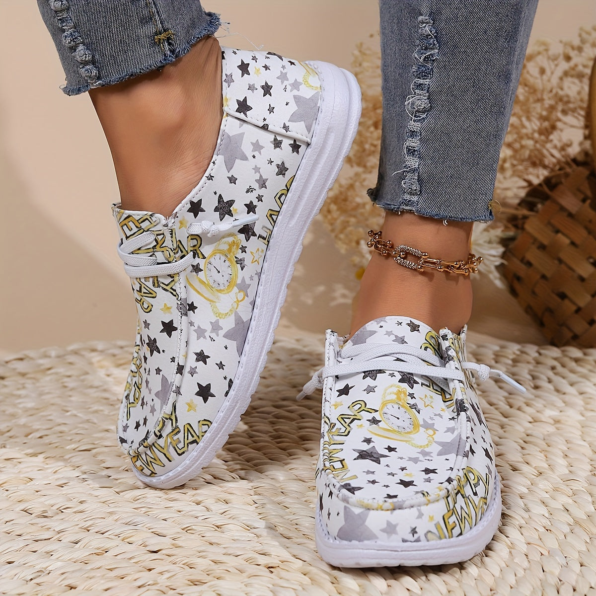 Women's Skate Shoes With Star & Year's Letter Designs