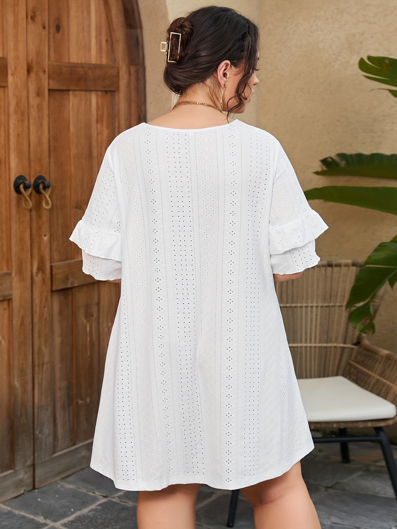  Eyelet Embroidered Round Neck Sleeve Dress
