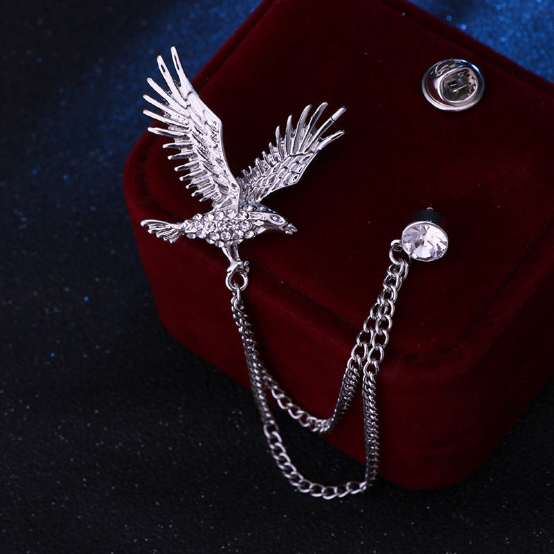 Vintage Eagle Brooch Men's Domineering Animal Pin Rhinestone Wings Chain Brooch