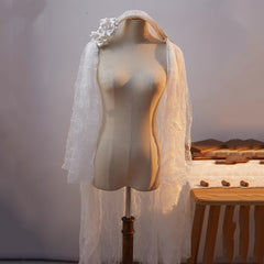 Vintage Romantic High End Lace Headpiece Veil with Pearls