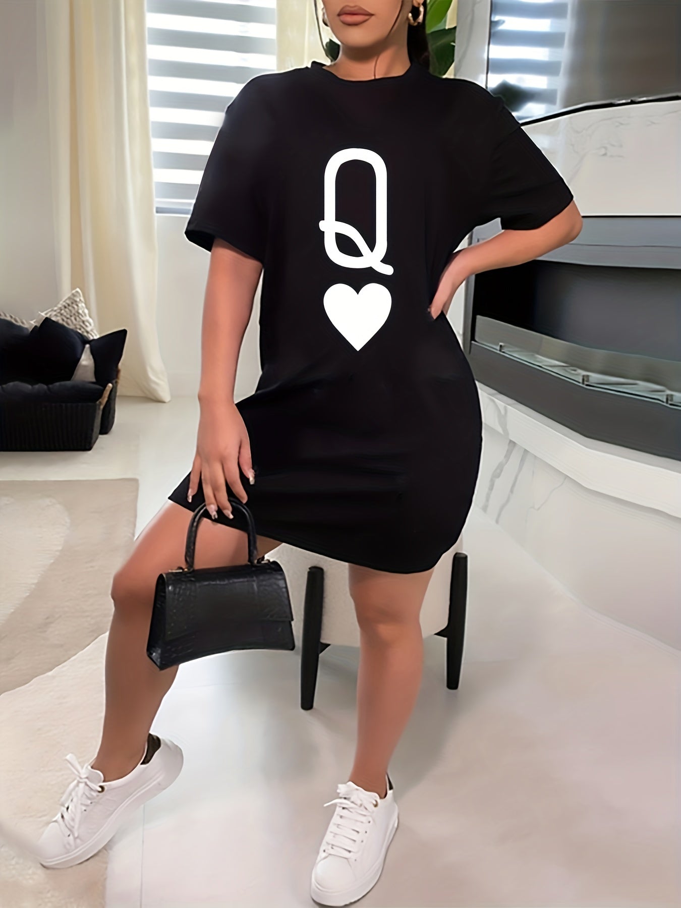  'Q' Letter & Heart Print Tee Dress
