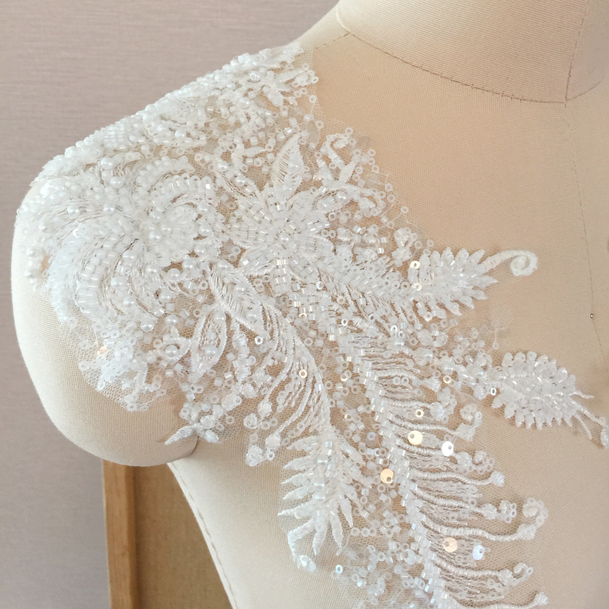 2pcs Flower Beaded Lace Rhinestone Applique Patches for Wedding Dresses