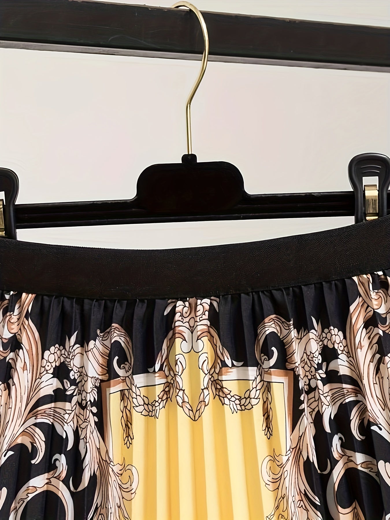  Baroque Print High Rise Pleated Maxi Skirt