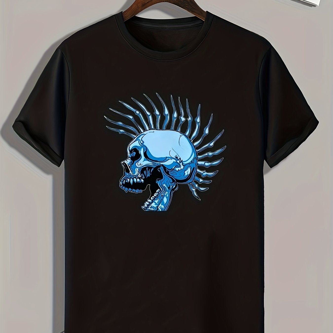 Skull Pattern Men's Sports T-Shirt - Stylish Graphic Tee for Fitness Activities