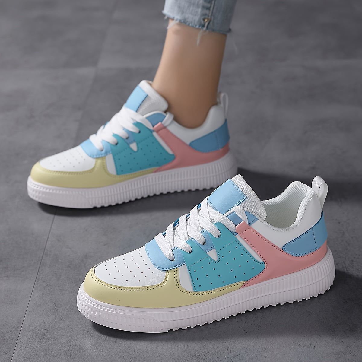 Women's Lightweight Faux Leather Skate Shoes Non Slip Casual Sneakers