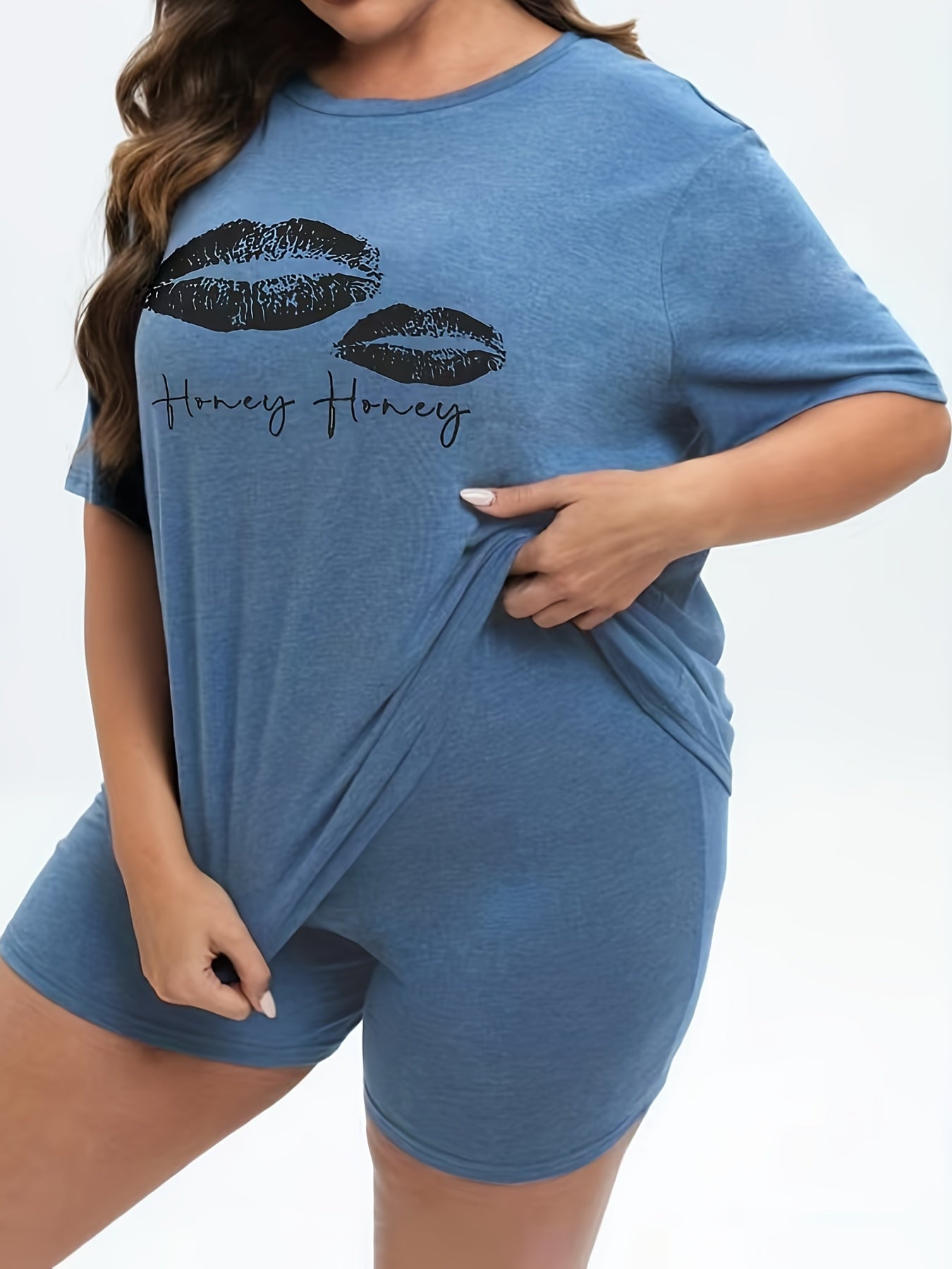  Lips Print Tee & Biker Shorts Pajama Set