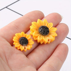 10pcs Sunflower Daisy Resin Beads Pendants for Jewelry Making