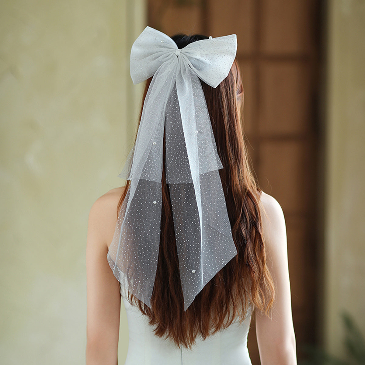 Bridal Hair Bow with Flowing Mesh Veil Wedding Prom Hair Accessory