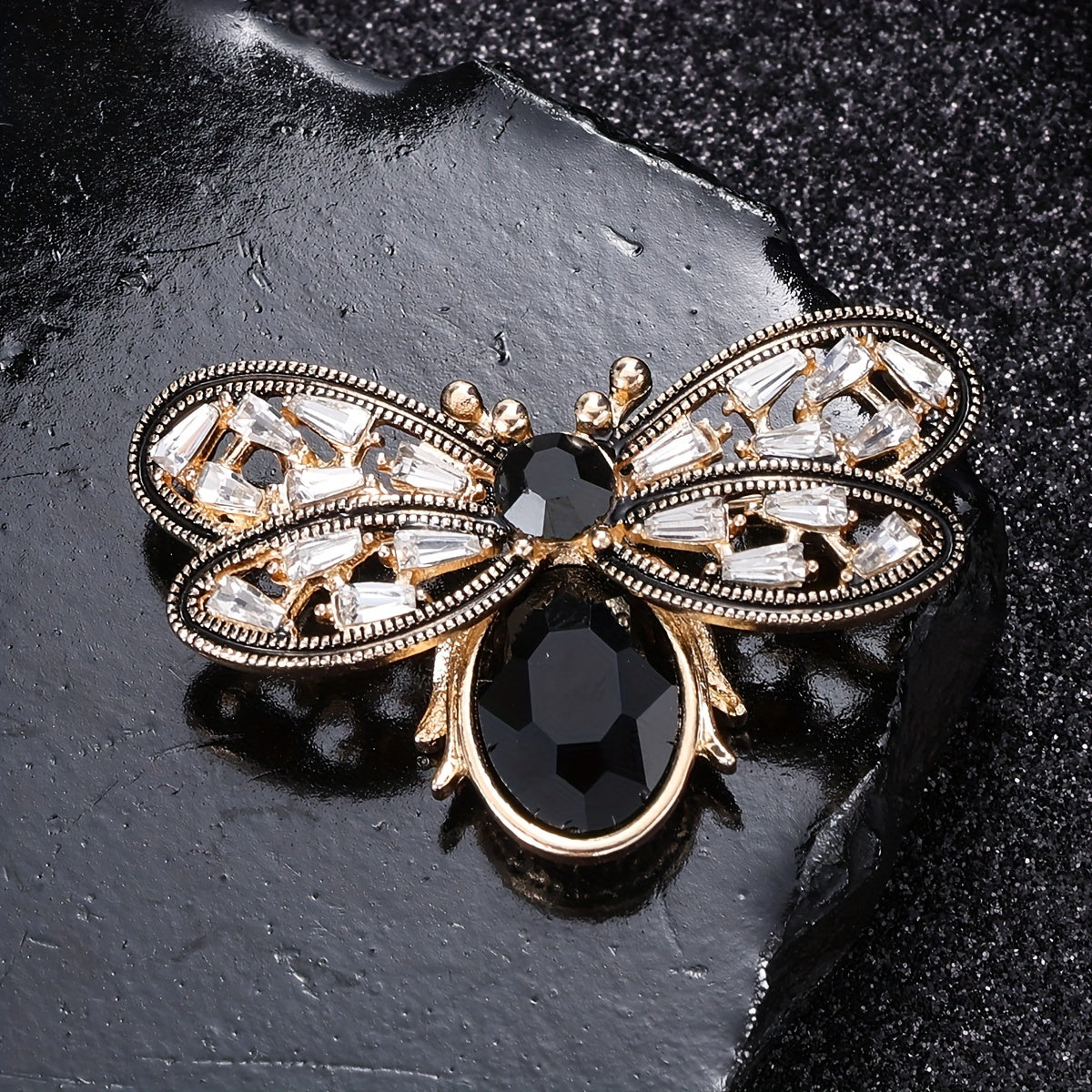 Emerald Rhinestone Bee Brooch Halloween Gift For Men