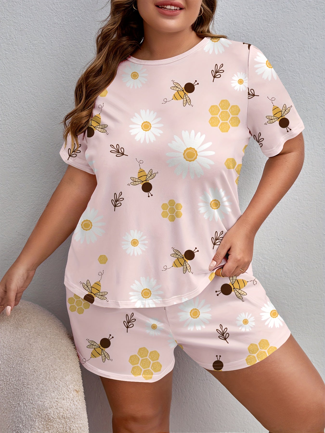  Bee & Daisy Print Tee & Shorts Lounge Set