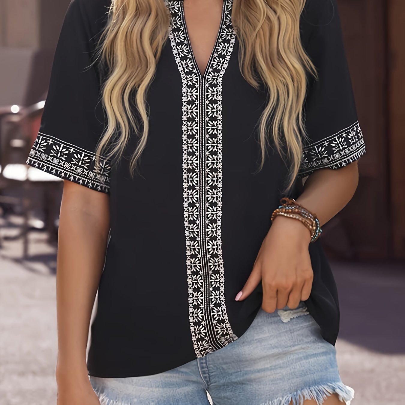  Floral Print Short Sleeve Notched Neck Top