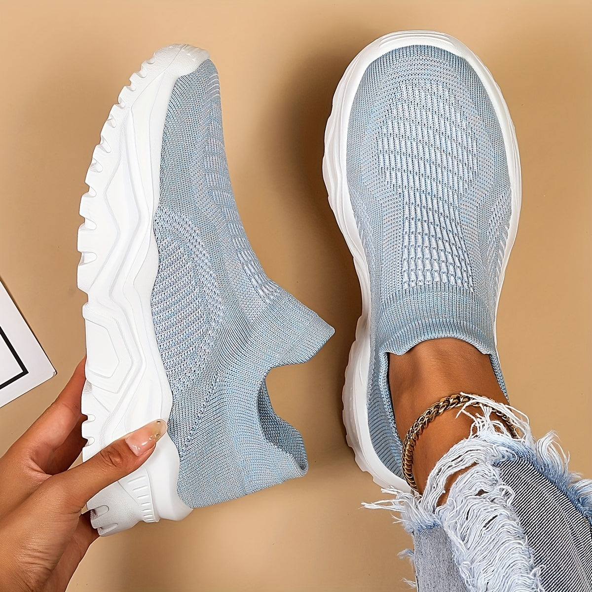 Women's Light Running Shoes Textured Sports Shoes Breathable Slip-on Sneakers