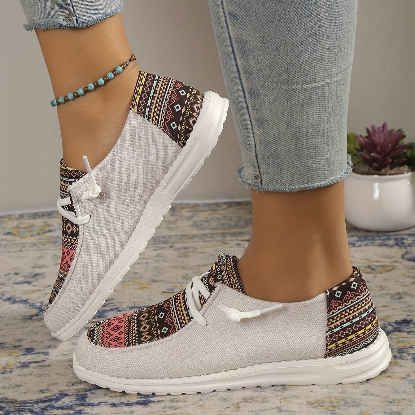 Women's Retro Canvas Lace-up Flat Sneakers