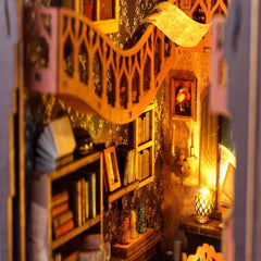 Mini Dollhouse Book Stand Set 3D Wooden Toy Puzzle Garden House Desktop Ornament