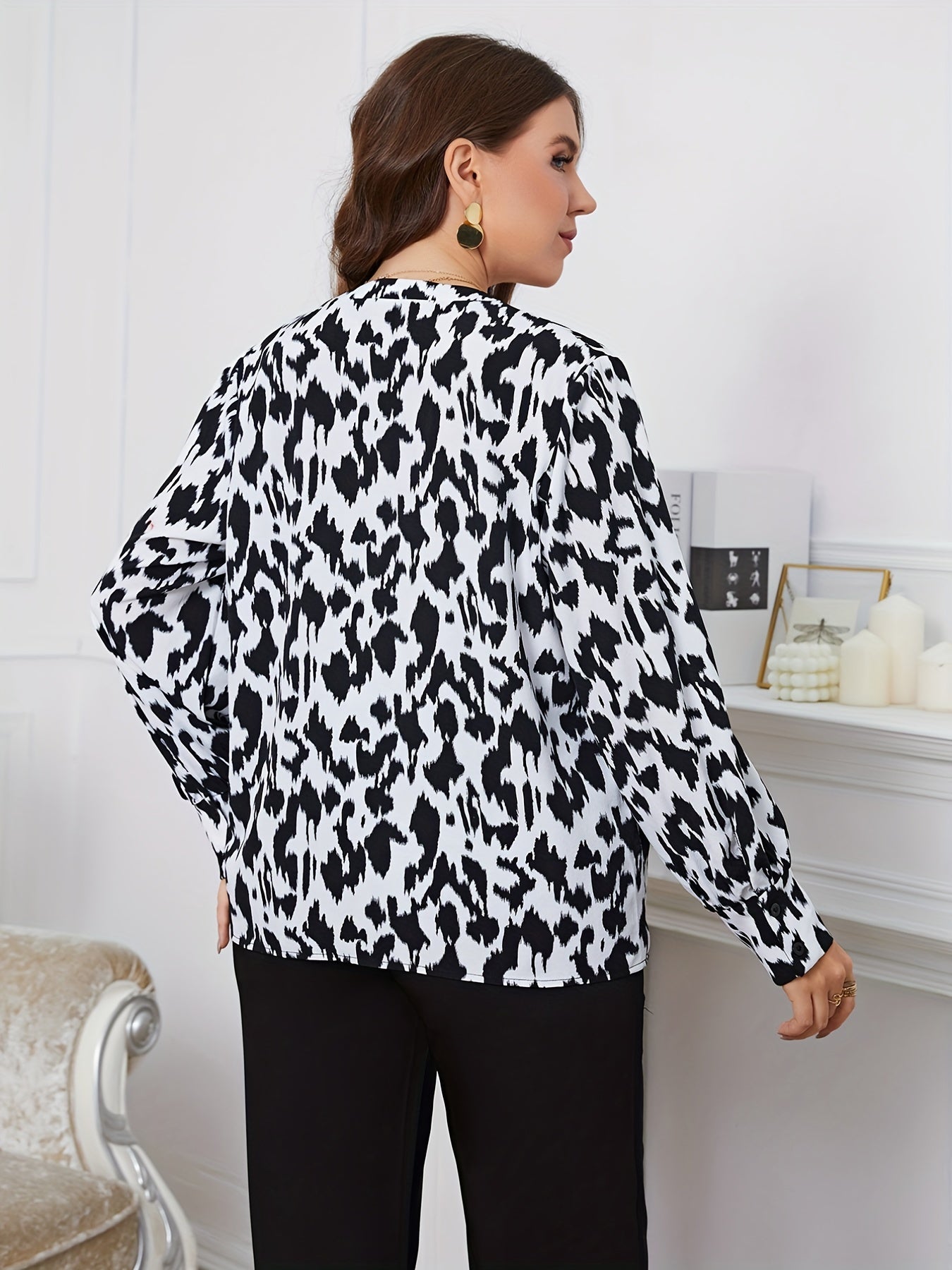  Leopard Long Sleeve Notched Neck Tunic Top