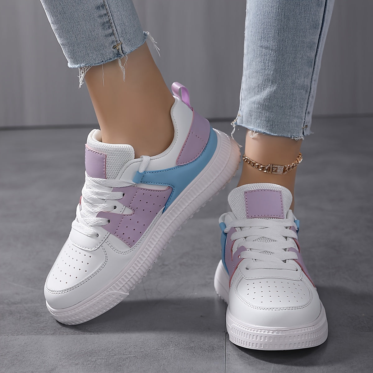 Women's Lightweight Faux Leather Skate Shoes for Outdoor Sports