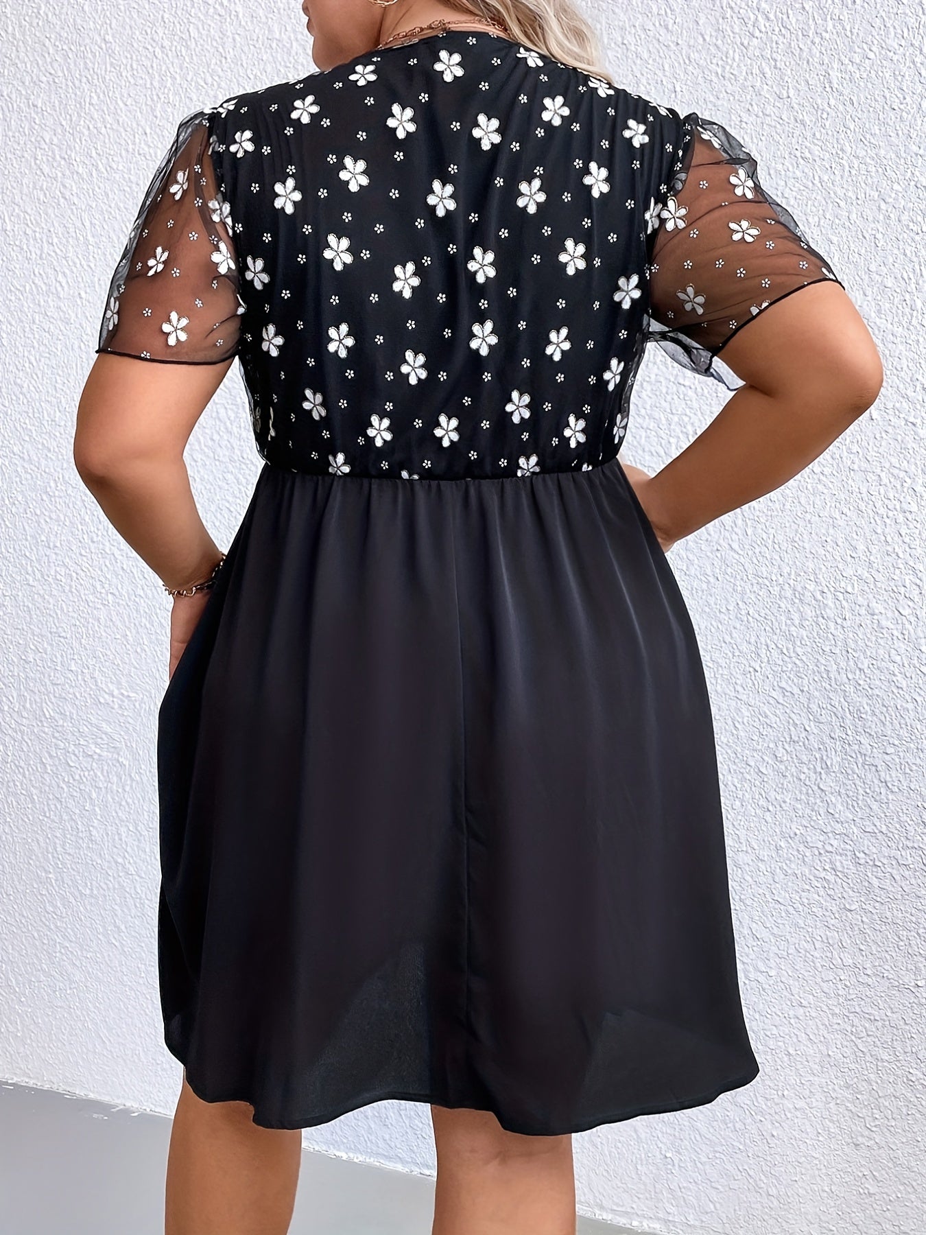  Floral Print Mesh Sleeve Mini Dress