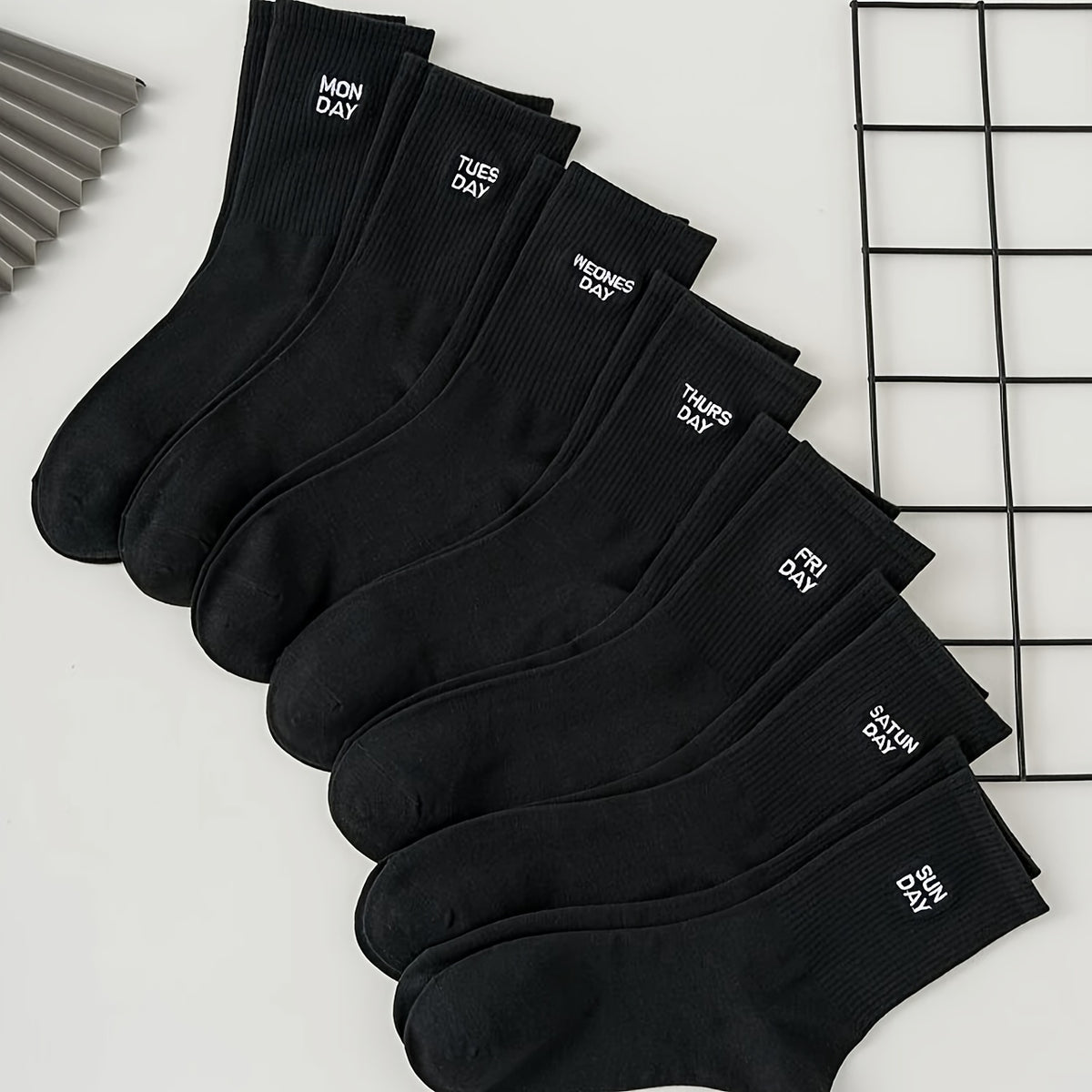 7 Pairs Plus Size Casual Crew Socks Set Women's Plus Letter Graphic Crew Socks