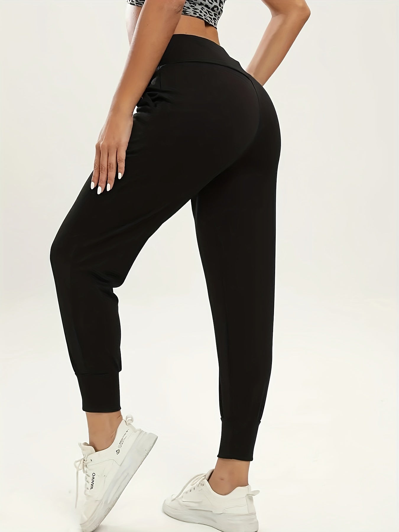 Women's Plus Solid Wideband Waist High Rise Joggers With Pockets