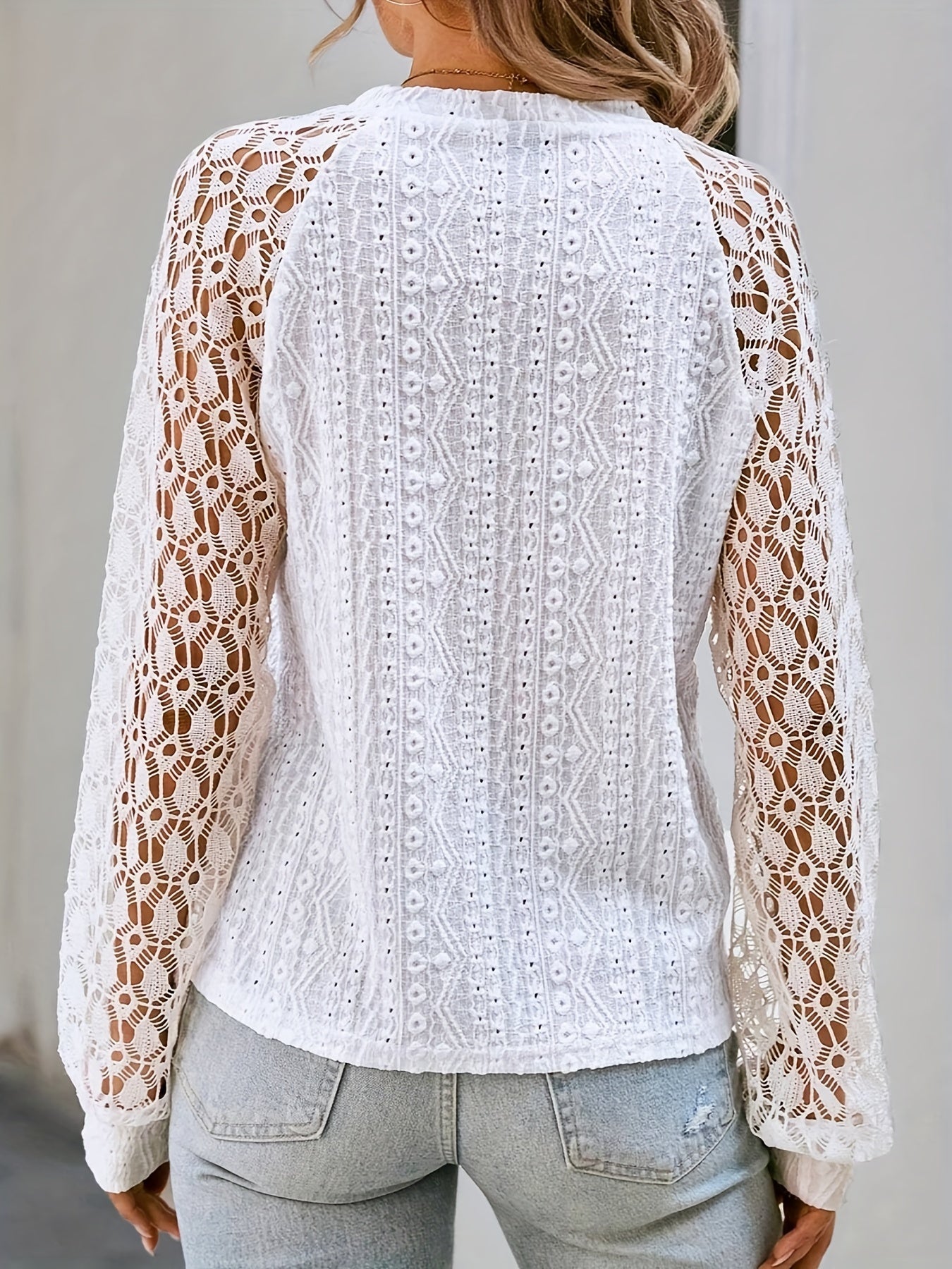  Lace Long Sleeve Round Neck Top
