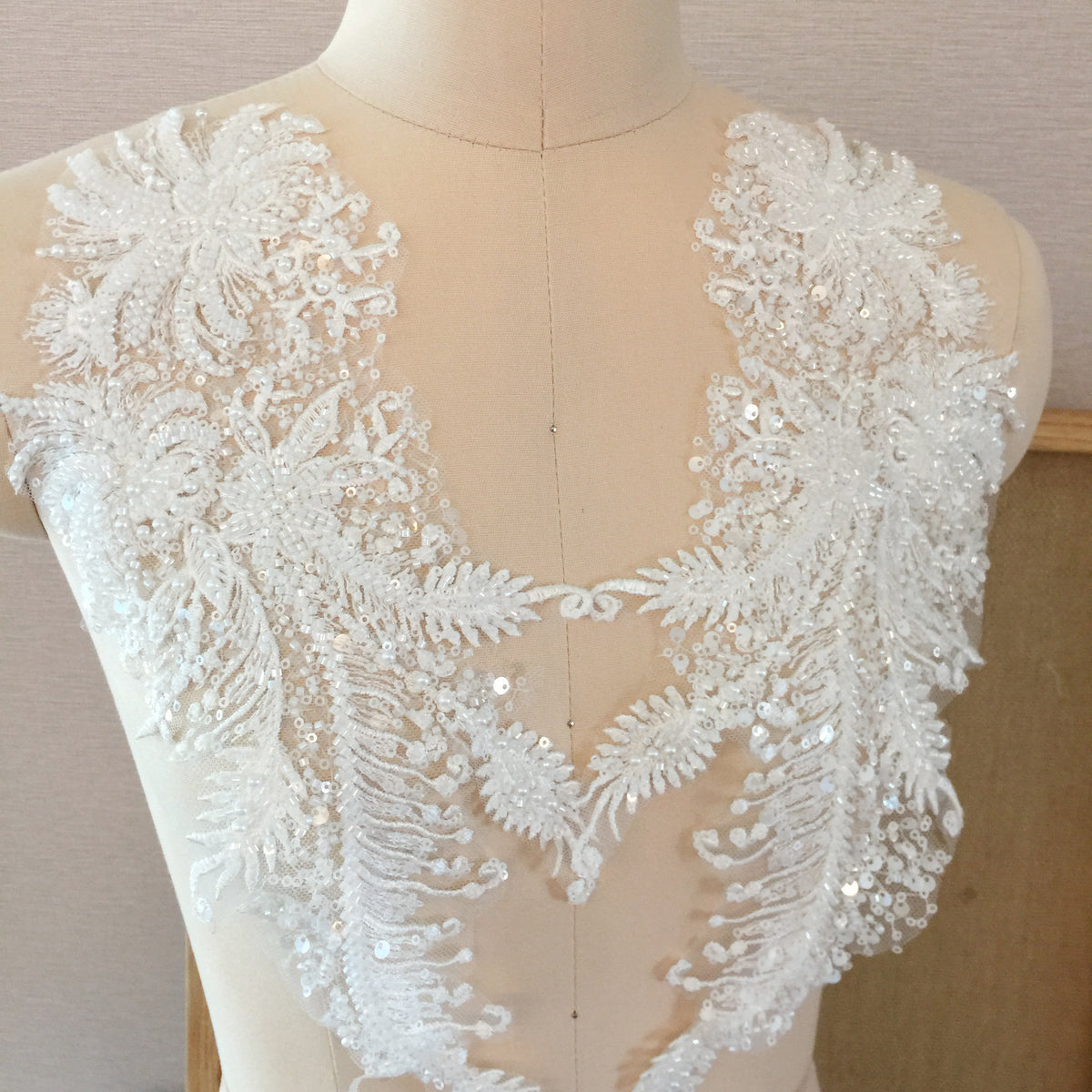 2pcs Flower Beaded Lace Rhinestone Applique Patches for Wedding Dresses