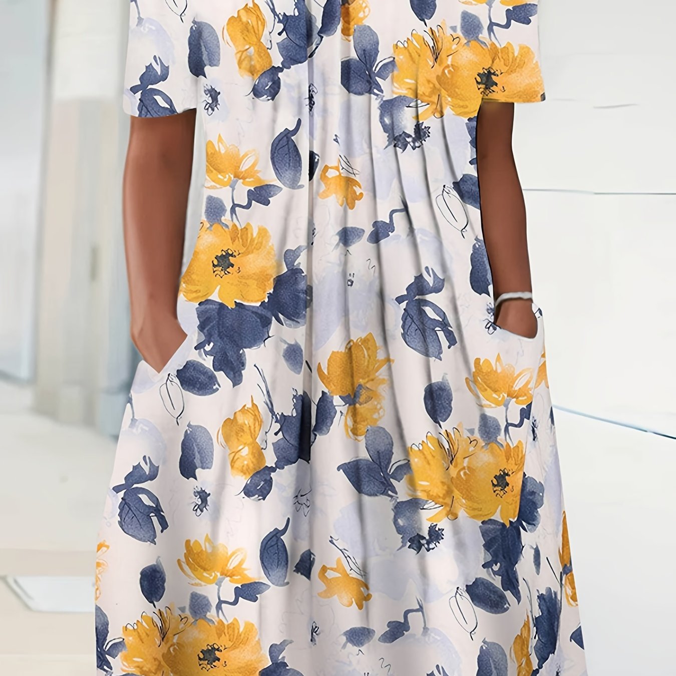  Floral Print Short Sleeve Round Neck Dress With Pockets