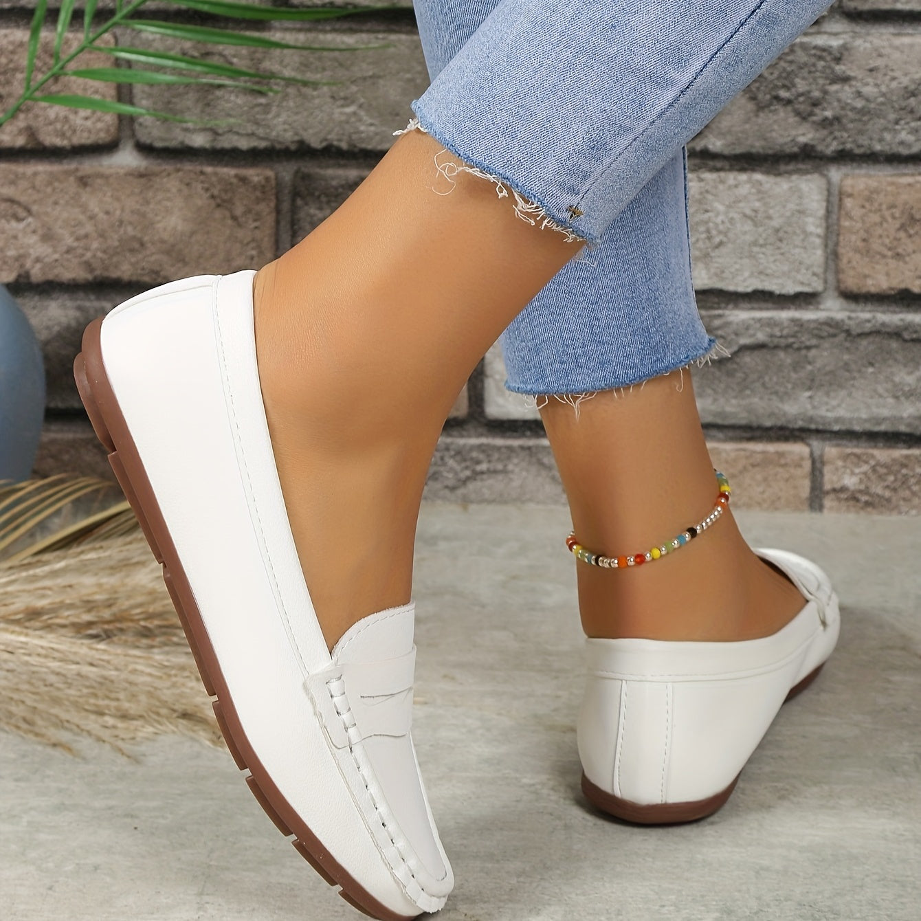 Women's Soft Sole Slip On Flat Shoes Lightweight Faux Leather Shoes