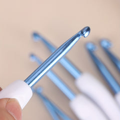 Set Of 8 Plastic Handle Aluminum Crochet Set Ergonomic Knitting Needle