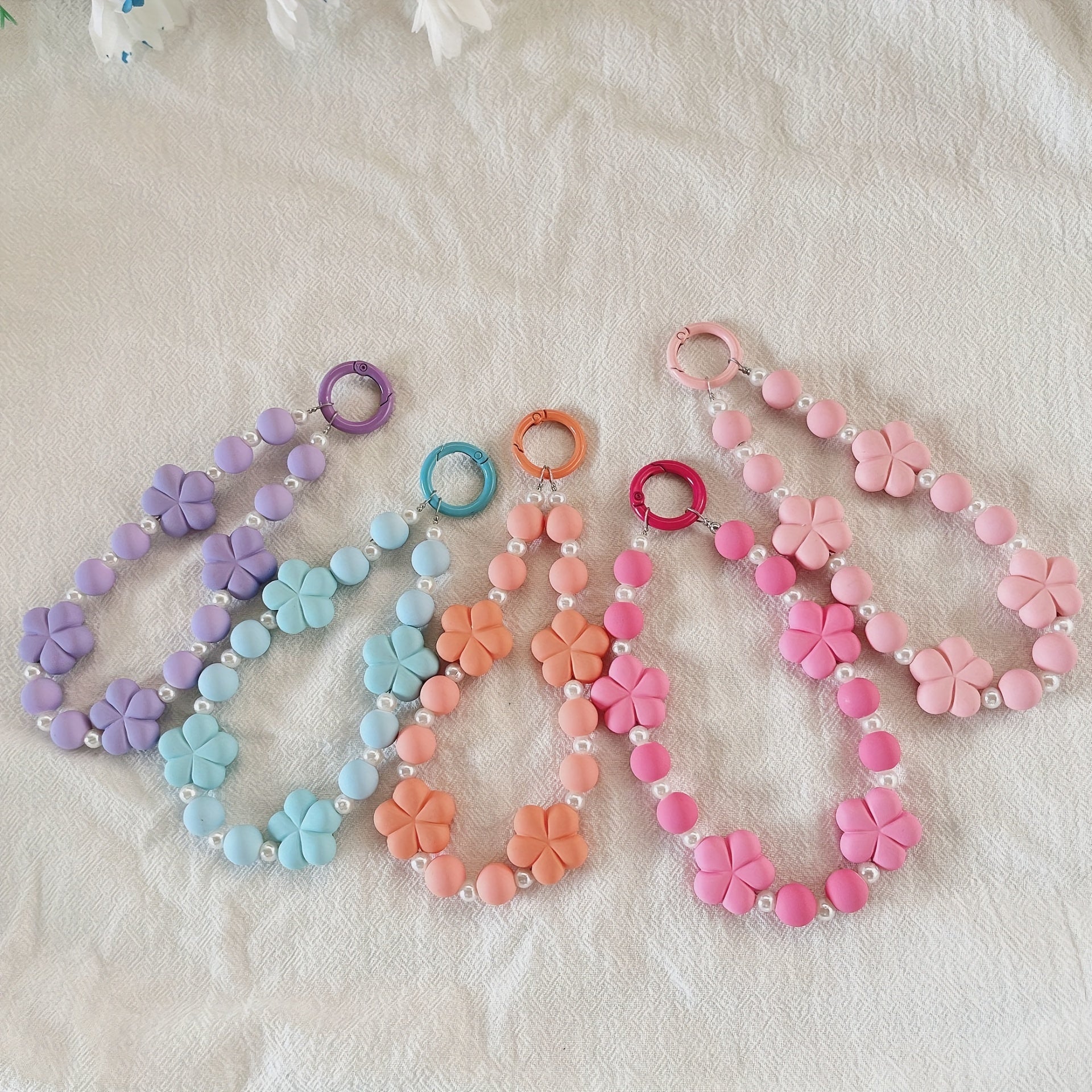 Dopamine Plum Blossom Beaded Keychain For Girls