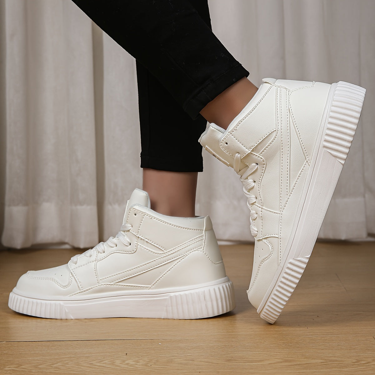 Versatile Solid Medium Tube Flat Sports Sneakers Slip Resistant