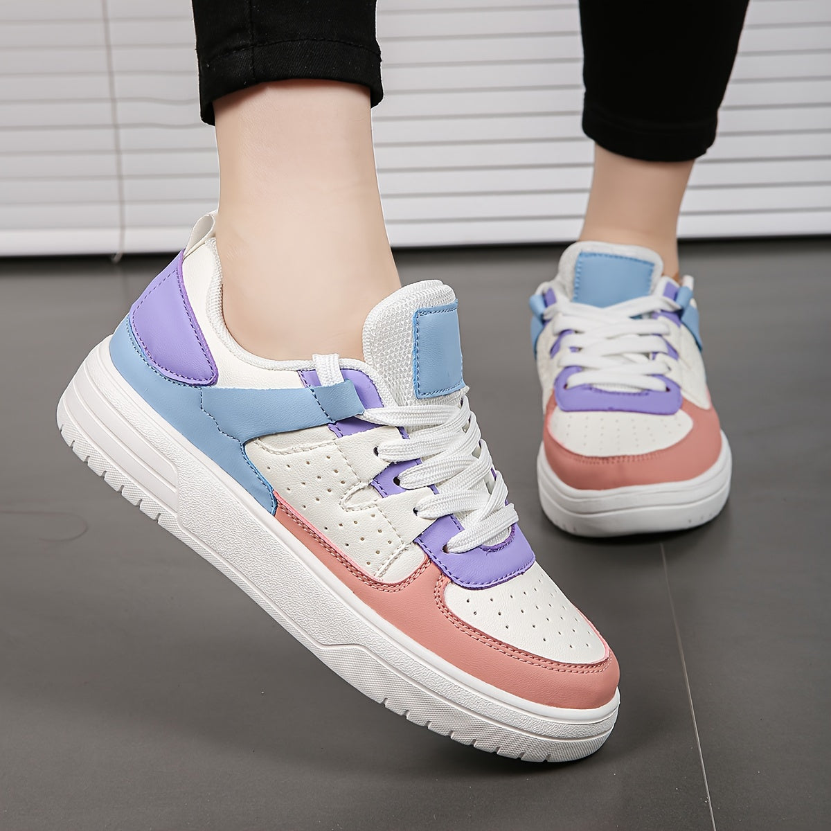 Women's Platform Low Skate Shoes Soft Sole Outdoor Sneakers