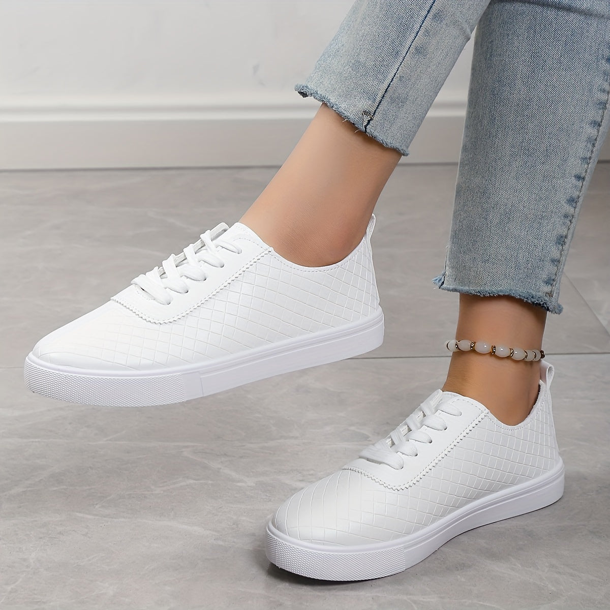 Women's Lace Up Sneakers Low Top Flat Skate Shoes Non Slip Student Shoes