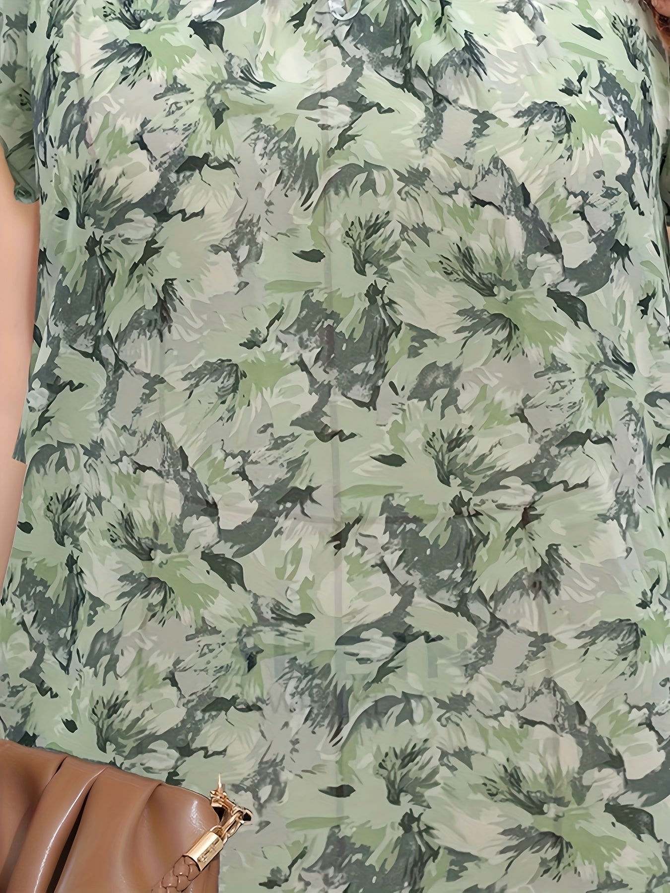  Women's Allover Print Ruched Short Sleeve Top