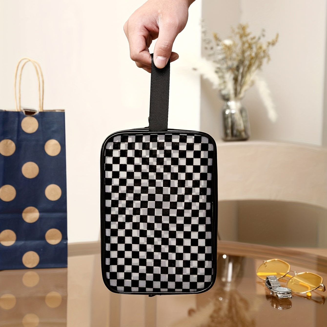Portable Mesh Makeup Bag Cosmetic Organizer & Storage Bag