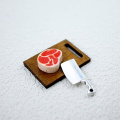 1:12 Scale Meat Display Set for Dollhouse with Cutting Board and Meat Model
