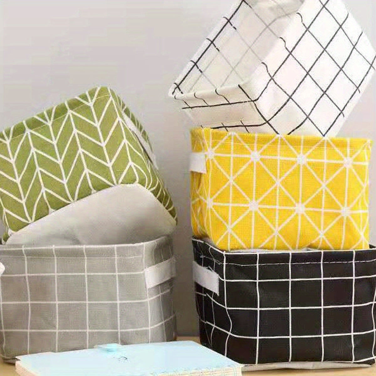 Large Capacity Foldable Plaid Storage Box