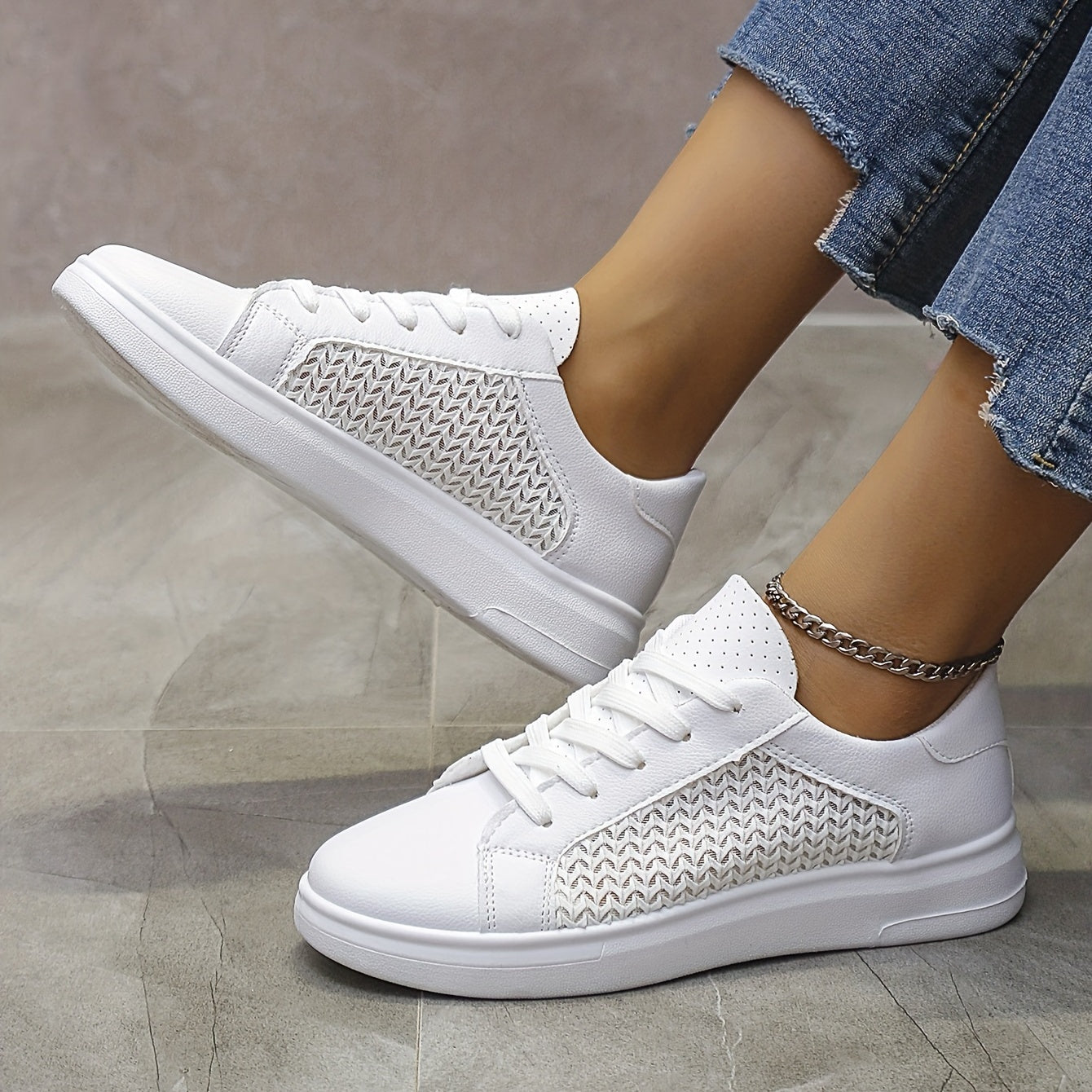 Women's Breathable Mesh Sneakers Lightweight Outdoor Shoes