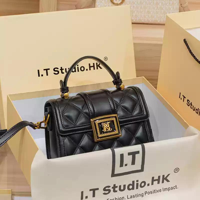 IT Studio HK Women's Quilted Handbag with Magnetic Closure