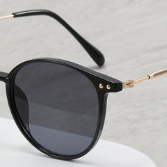 Square Sunglasses Unisex Rivet Decor Anti Glare UV400