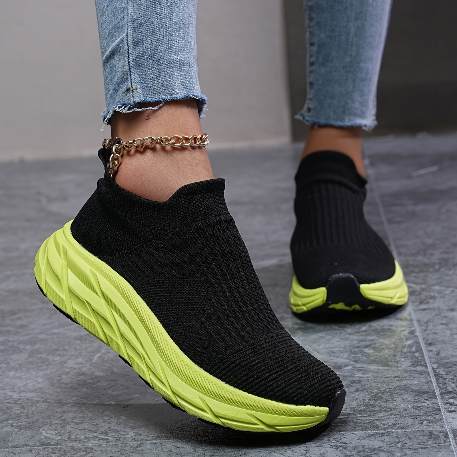 Women's Breathable Running Shoes Stylish Thick Bottom Sneakers