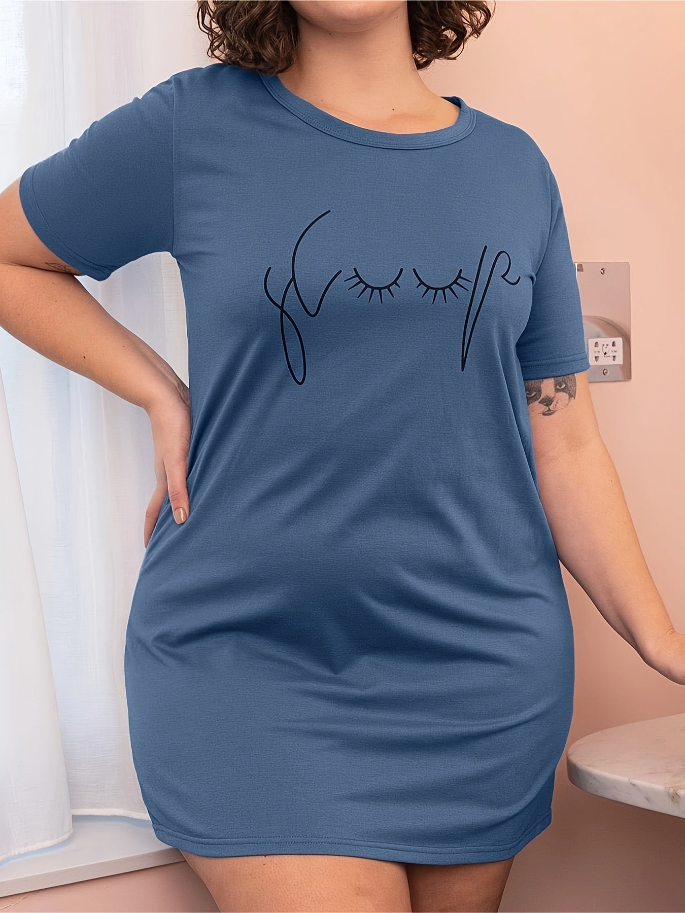  Abstract Face Print Short Sleeve Tee Sleep Dress