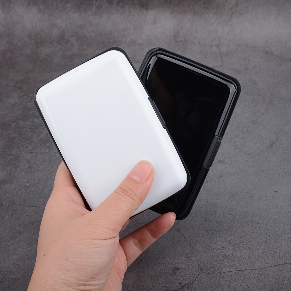 Stylish Aluminum Card Holder for Secure Credit Card Protection