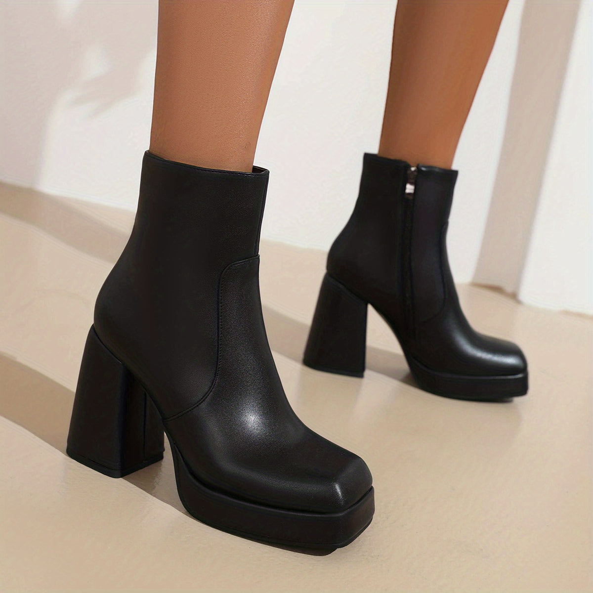 Women's Platform Ankle Boots Side Zipper Block Heels Fashionable Short Boots