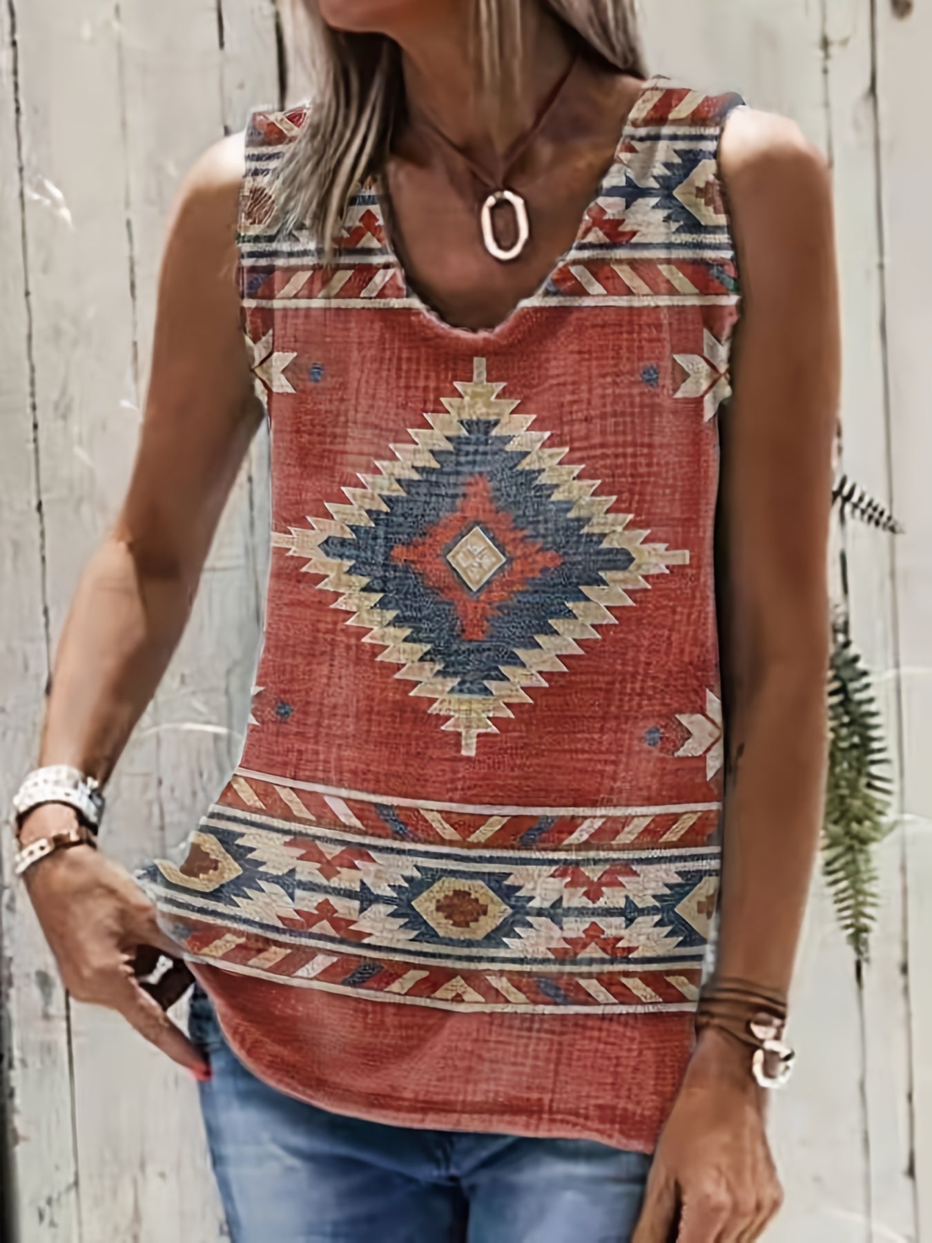  Geo Print Round Neck Graphic Tank Top
