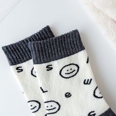 Smiling Face With 100 Tide Socks Women's Stockings & Hosiery