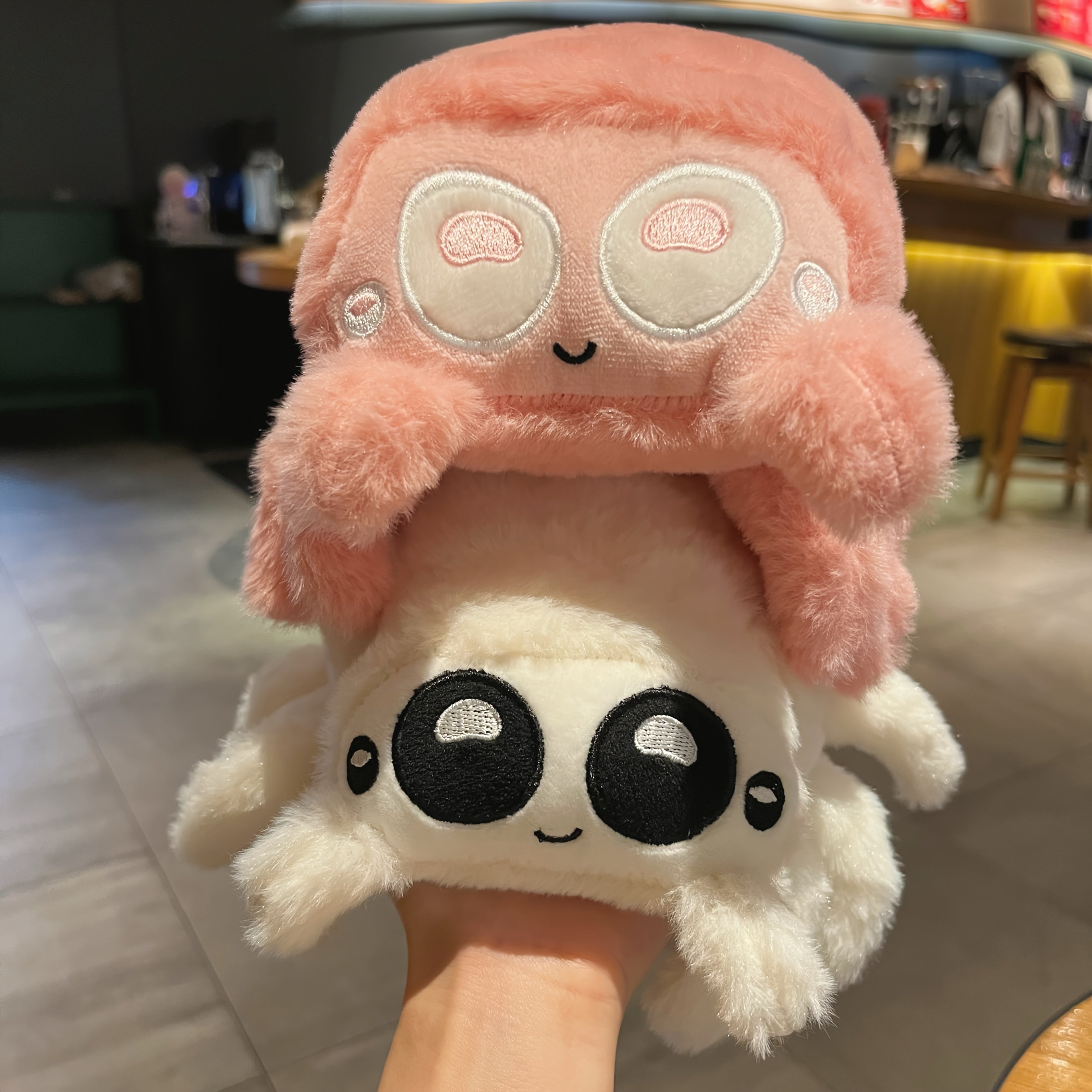 Lifelike Spider Plush Toy for Halloween in Pink, Brown, Grey