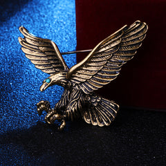 Vintage Eagle Brooch Men's Domineering Animal Pin Rhinestone Wings Chain Brooch