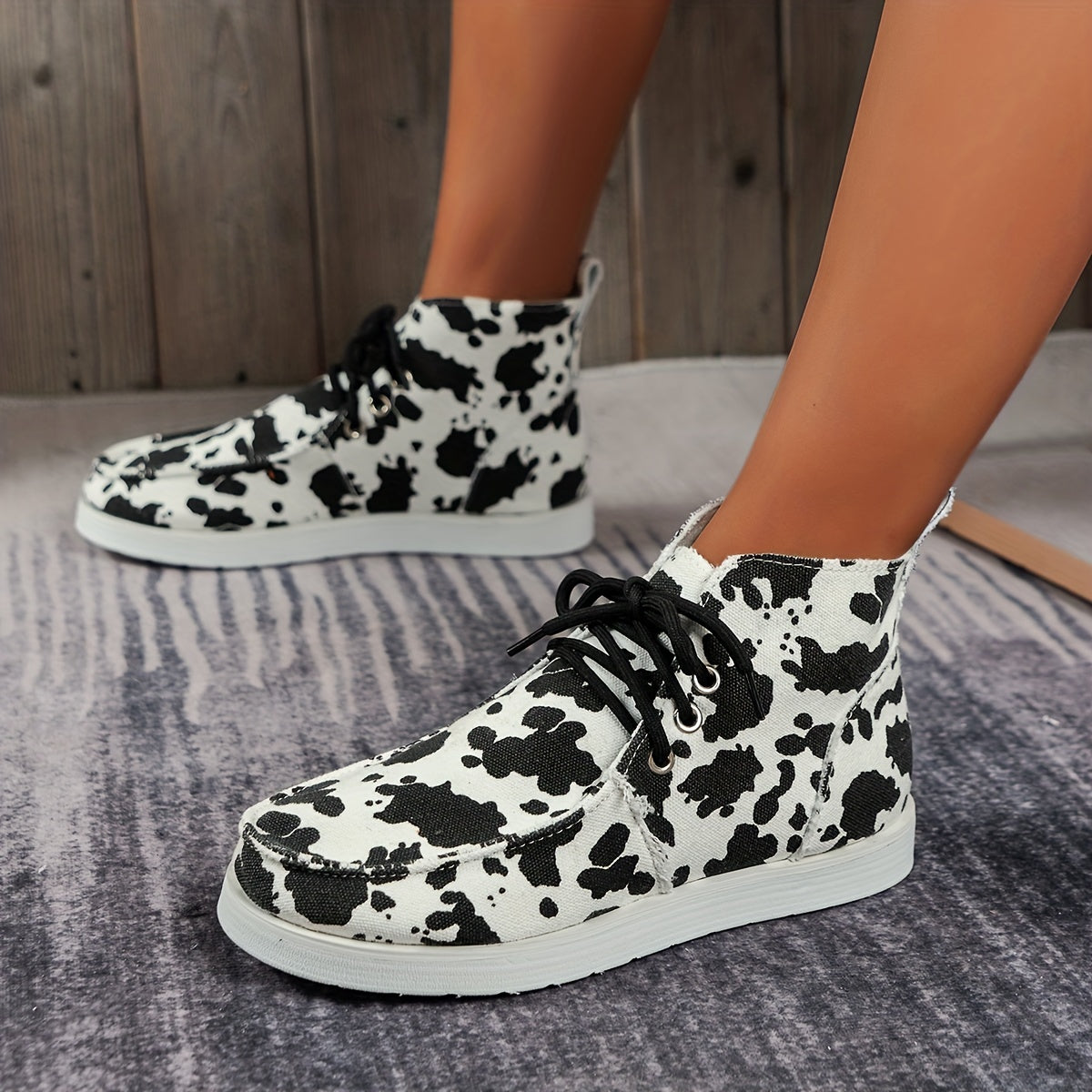Women's Dairy Cow Pattern Walk Shoes Lightweight Comfortable Lace Up Flat Shoes