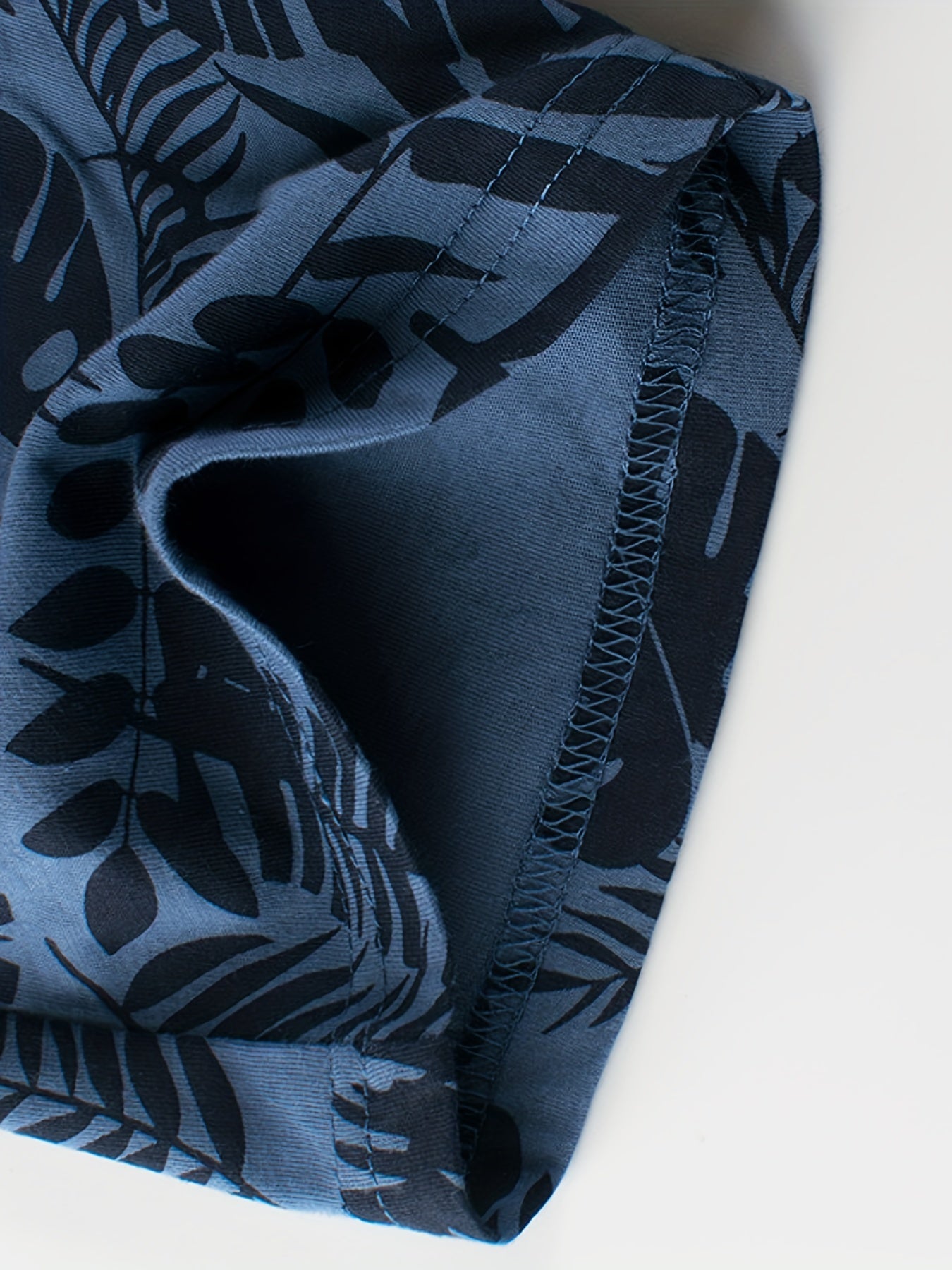 2pcs Tropical Leaf Coconut Tree Print Boys Comfortable Shorts